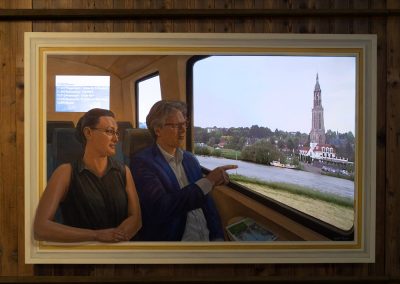 Schilderij met bewegend videobeeld van rivier en kerktoren landschap